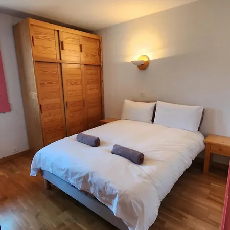 1 Bed With Balconies *