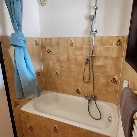 Apartmán 1 Bed With Balconies *