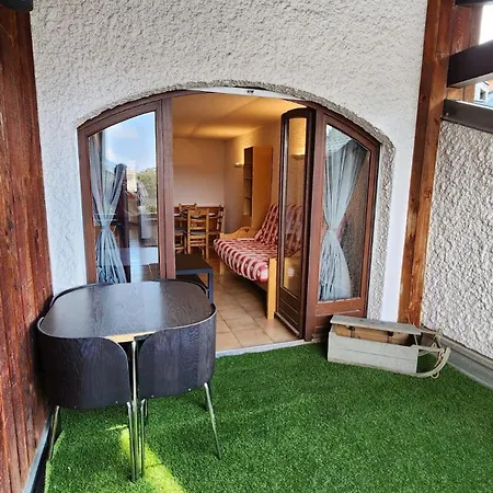 1 Bed With Balconies *